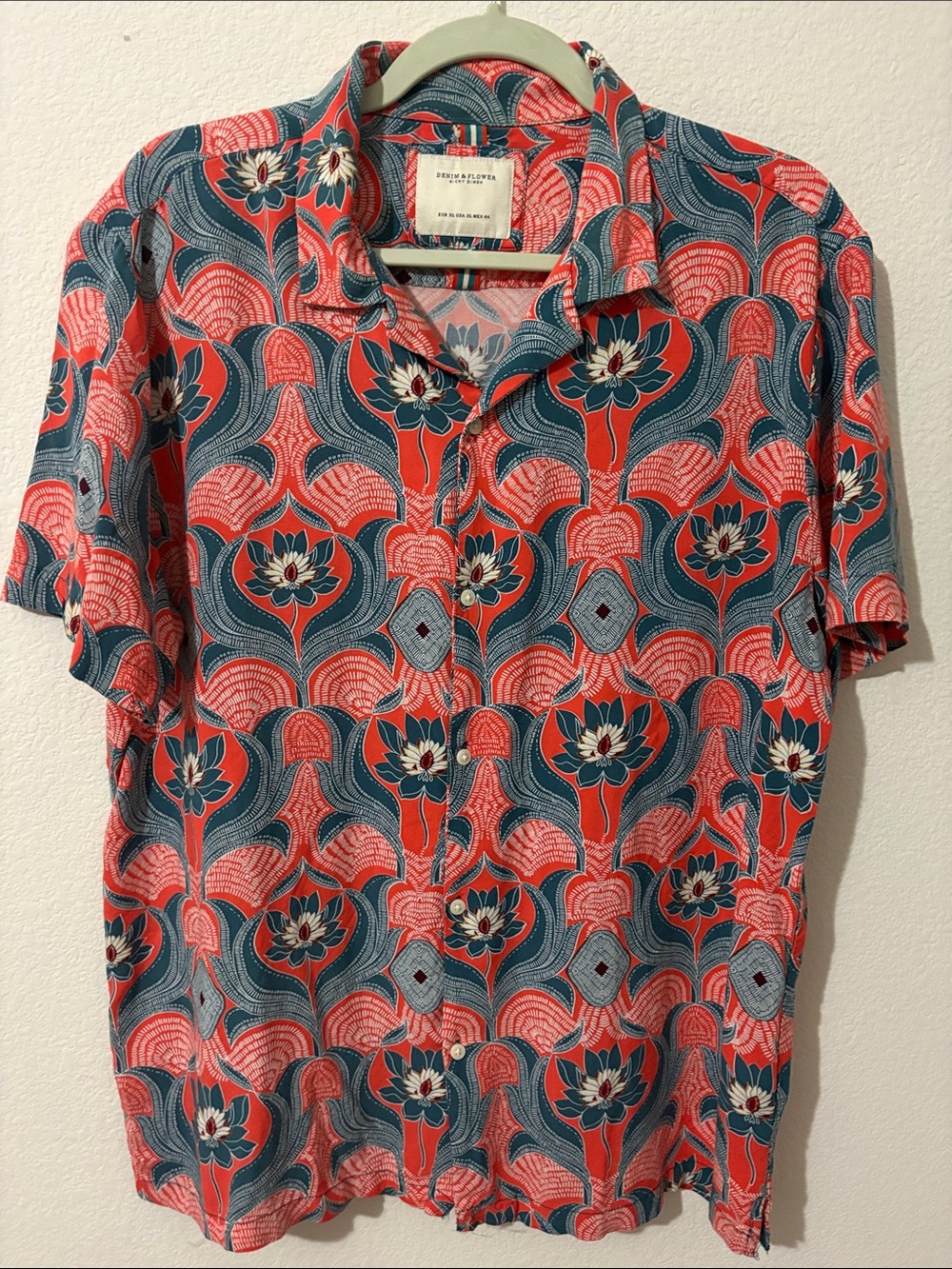 Denim & Flower Ricky Singh XL short sleeves shirt Made in India
100% viscose